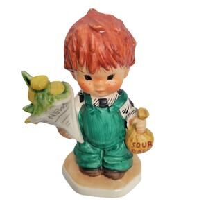 Goebels Redhead Figurine Good News Mode; BY26 Year 1958  11026-1TClo